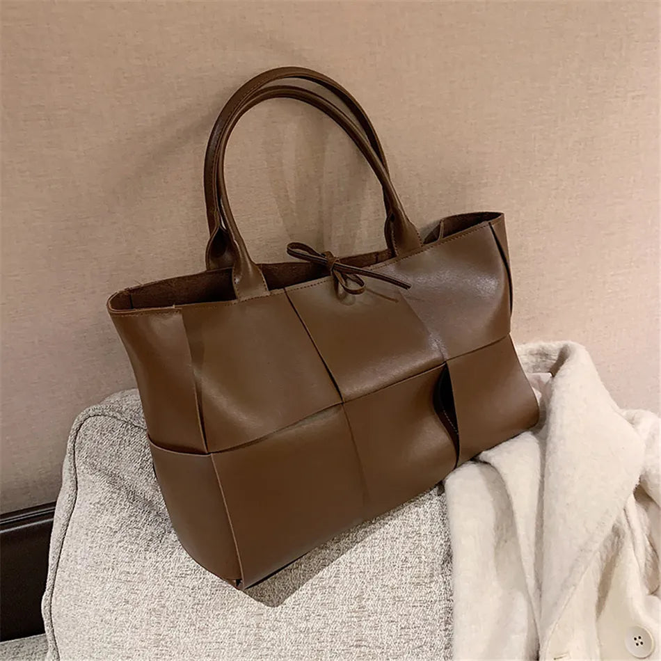 LARGE LEATHER BAG