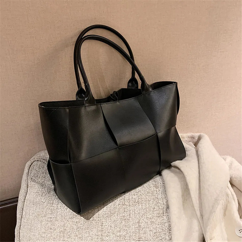 LARGE LEATHER BAG