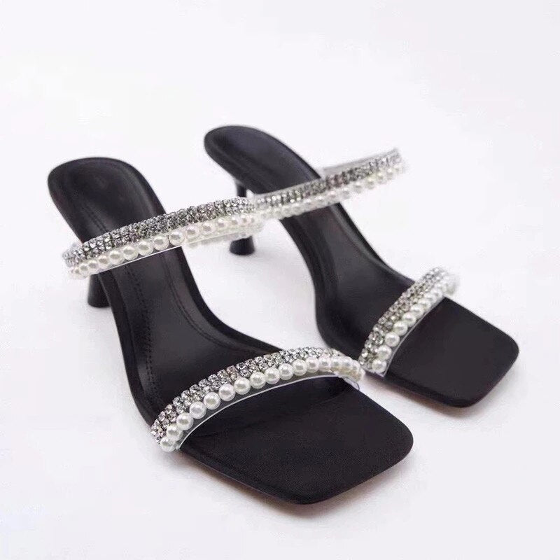 ELEGANT HEELED SHOES